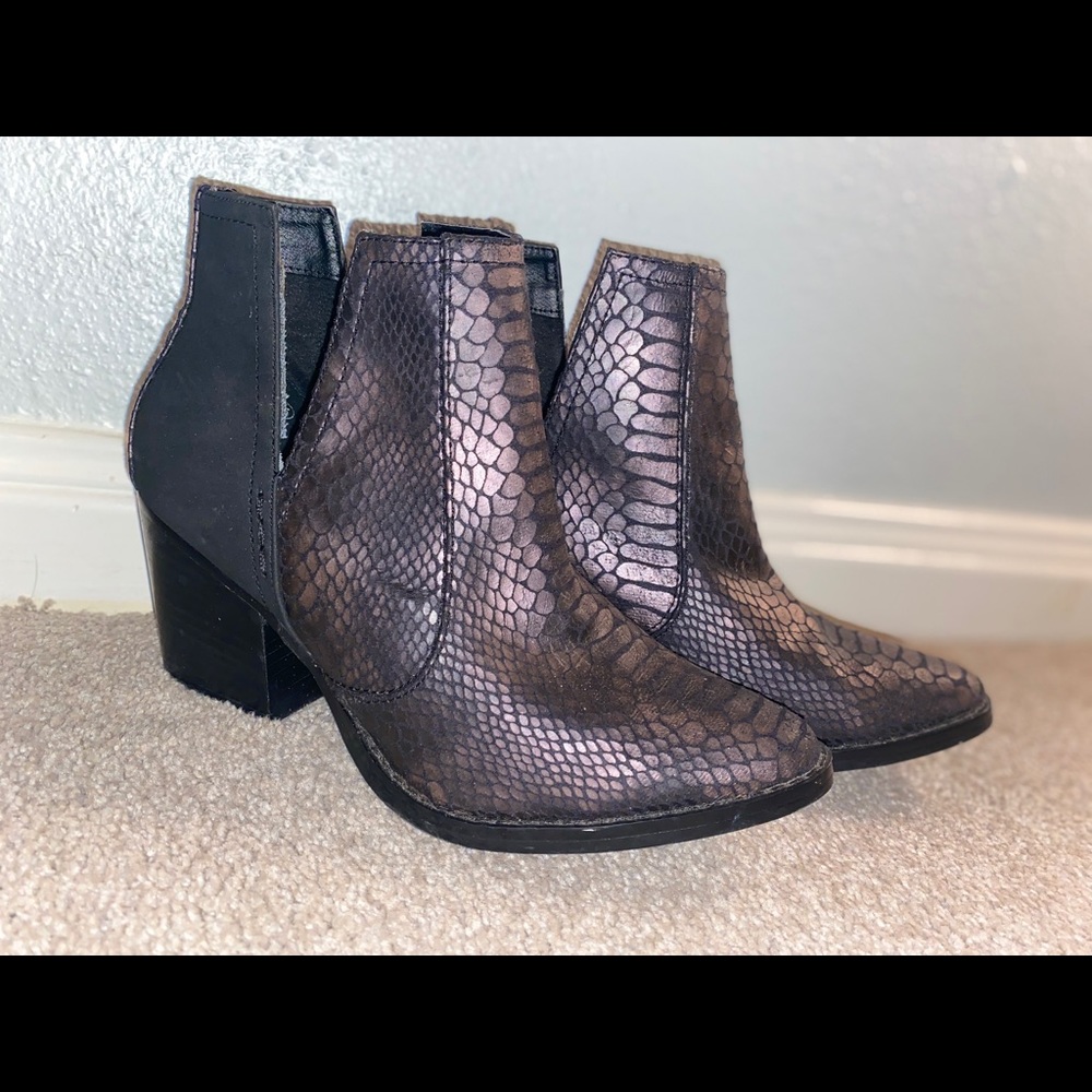 REFLECTIVE SNAKE SKIN BOOTS